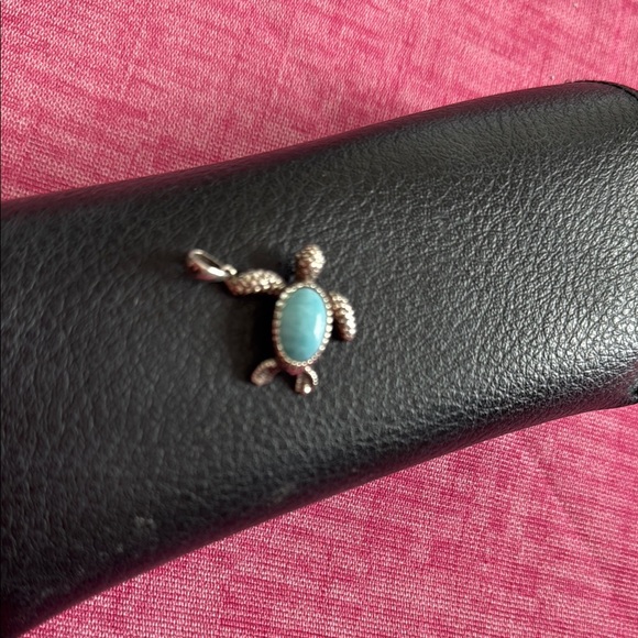 Marahlago Jewelry - EUC MARAHLAGO LARIMAR TURTLE PENDANT